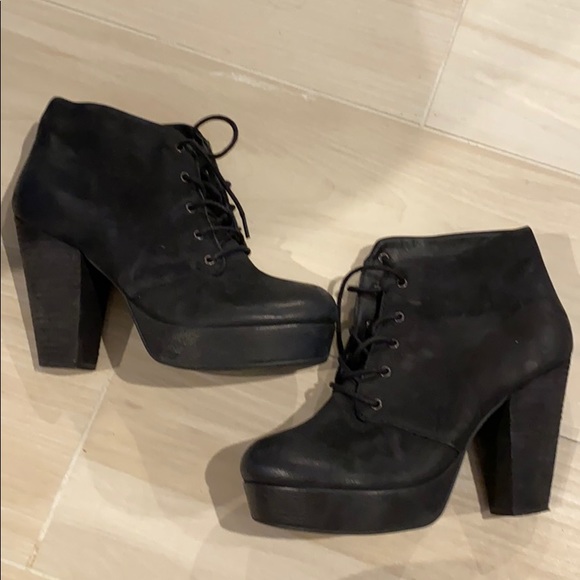 Steve Madden suede booties - Picture 2 of 2